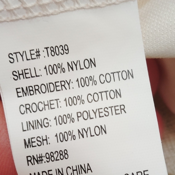 Elegant White Lace Dress - Picture 7 of 7